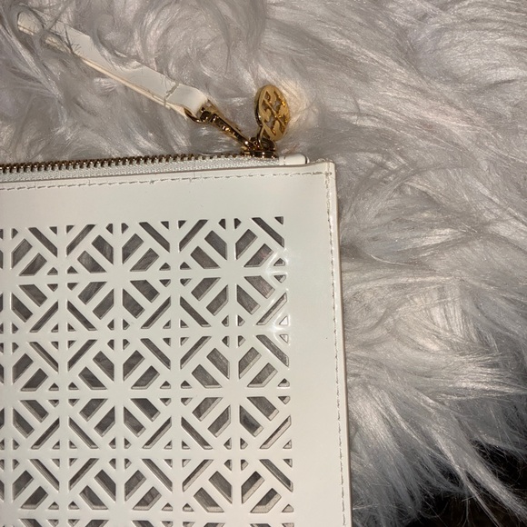 Tory Burch White Laser Cutout Lace Makeup, Wristlet Bag, Clutch Pouch - Picture 4 of 5